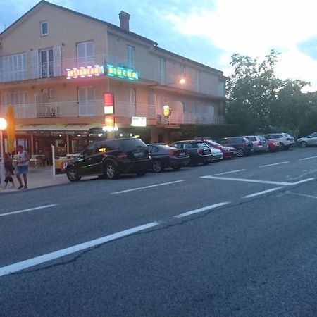 Bed and Breakfast Restoran Sirena Dramalj Exterior foto